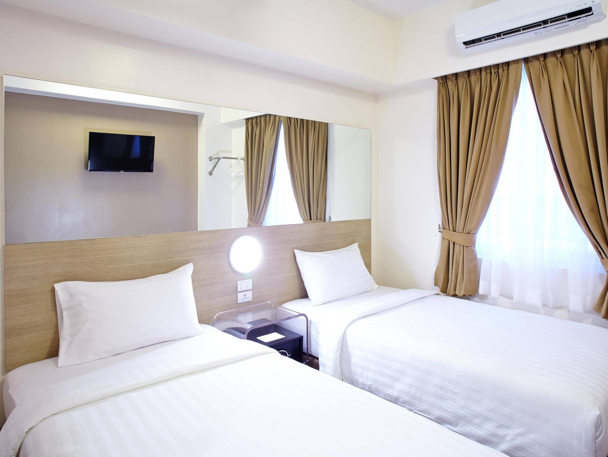 Red Planet Manila Malate Mabini Hotel Eksteriør billede