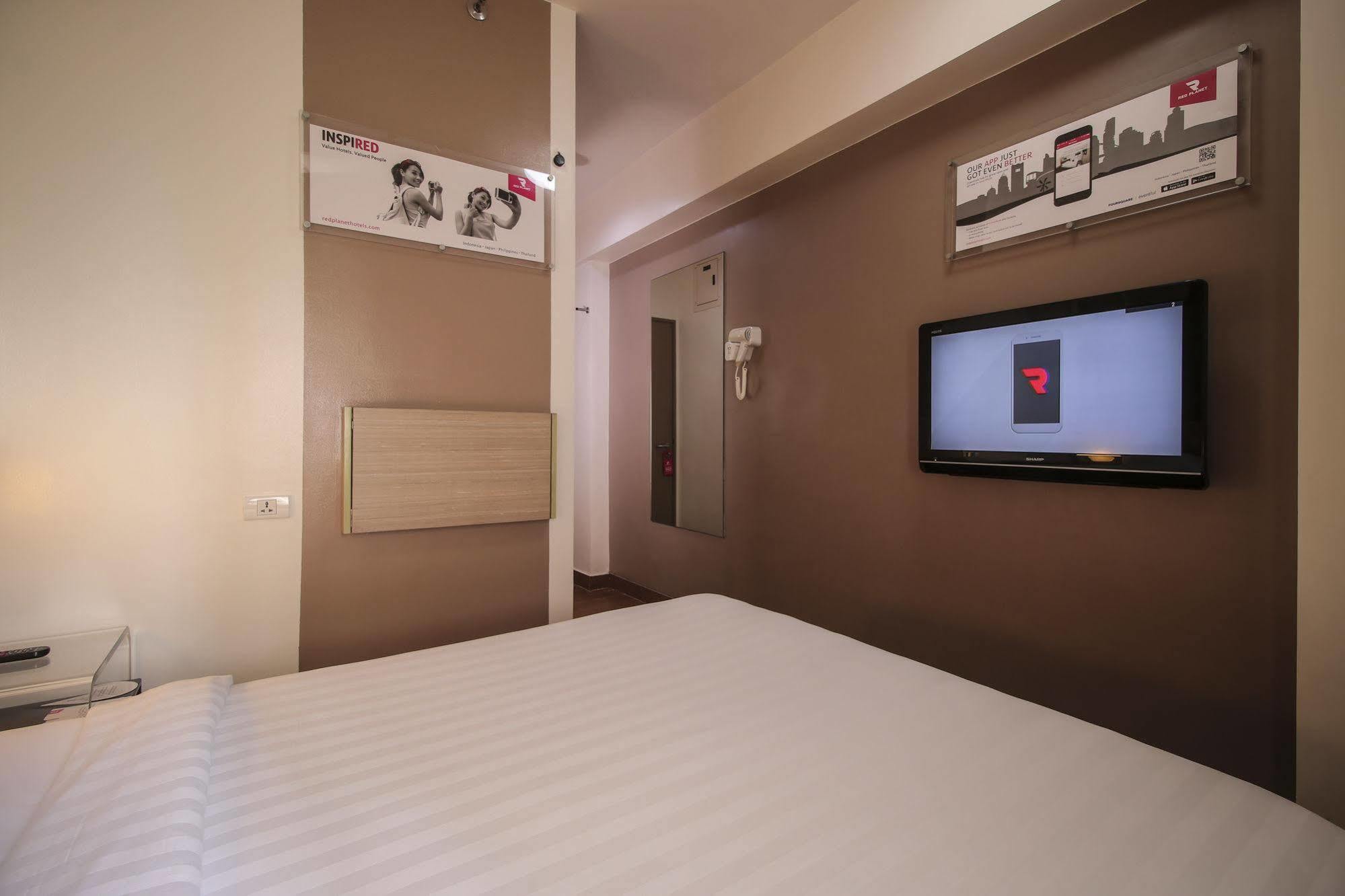 Red Planet Manila Malate Mabini Hotel Eksteriør billede