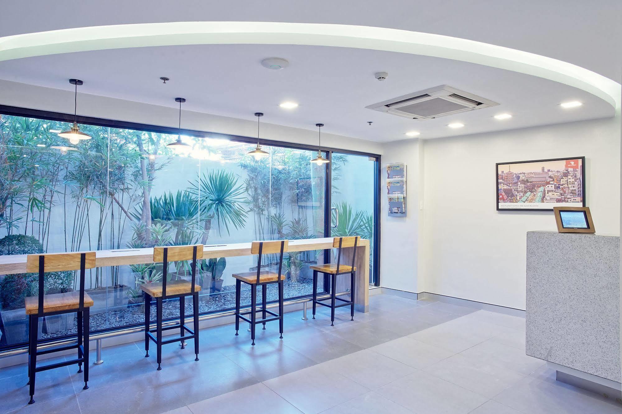 Red Planet Manila Malate Mabini Hotel Eksteriør billede
