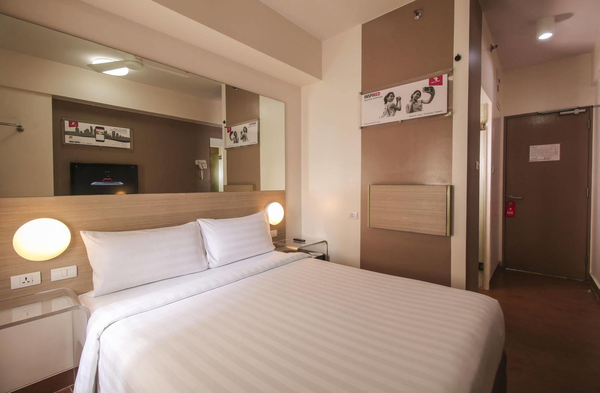 Red Planet Manila Malate Mabini Hotel Eksteriør billede